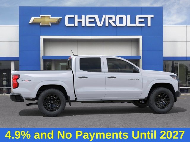New 2026 Summit White Chevrolet WT image 5
