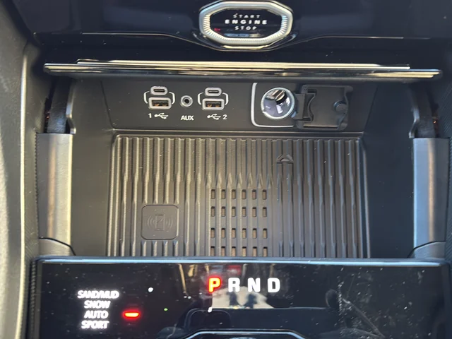 New 2026 Diamond Black Crystal Pearlcoat Jeep Altitude image 19