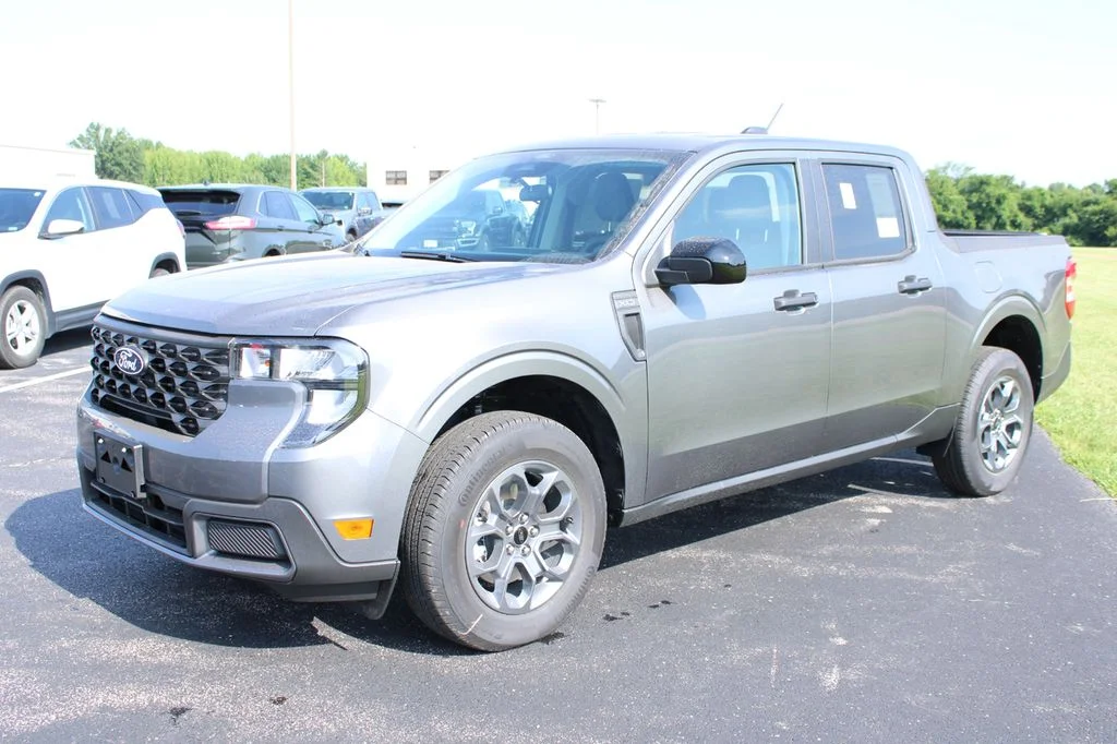 New 2026 Carbonized Gray Metallic Ford XLT image 3