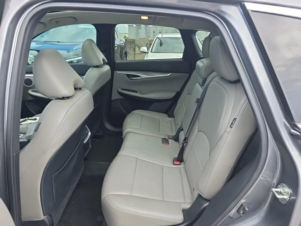 Certified Used 2023 Gray INFINITI LUXE image 8