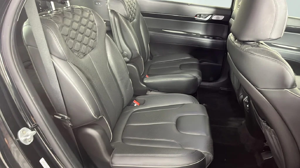Used 2021 Black Hyundai Limited image 20
