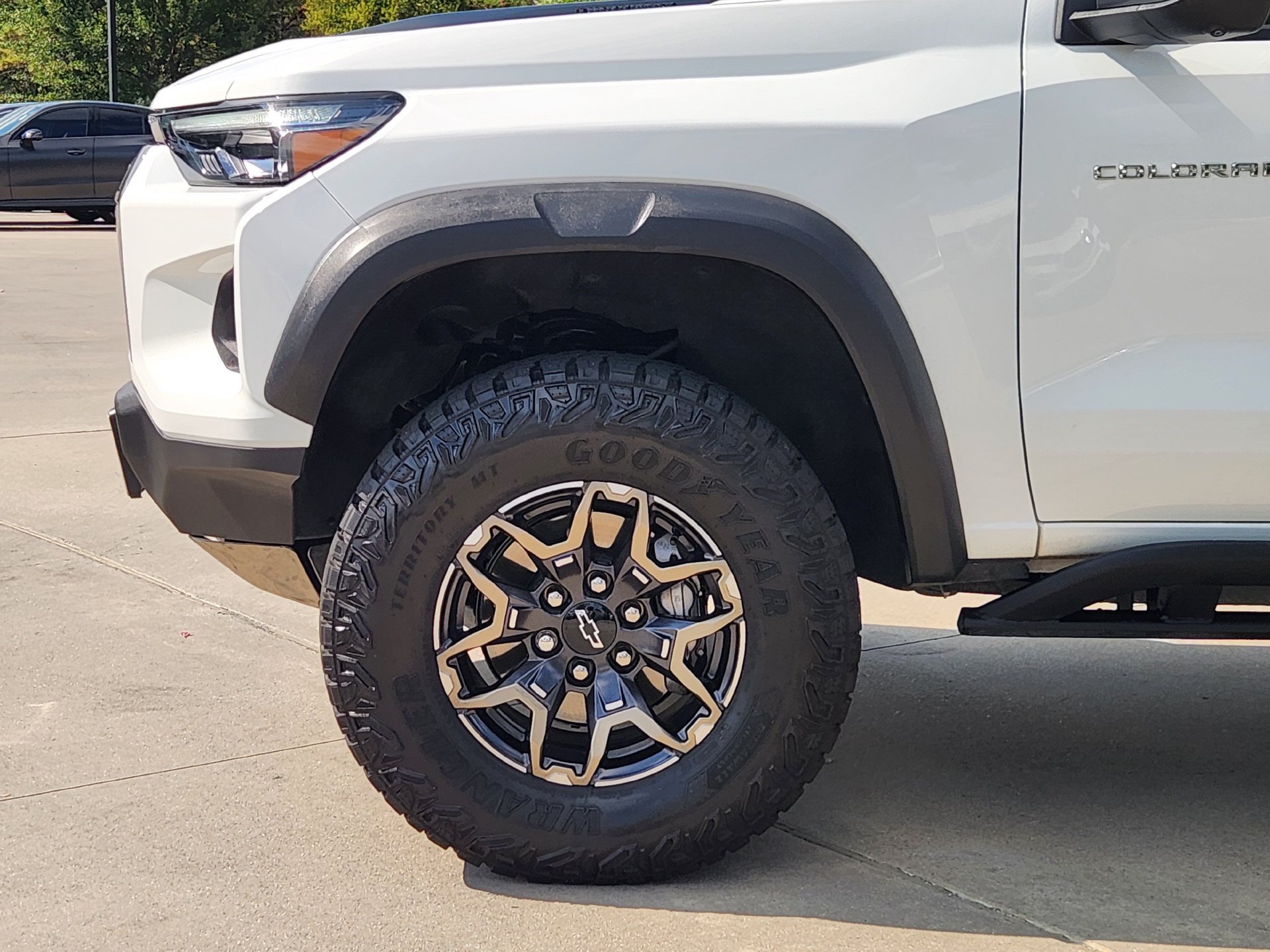 Used 2025 Summit White Chevrolet ZR2 image 10
