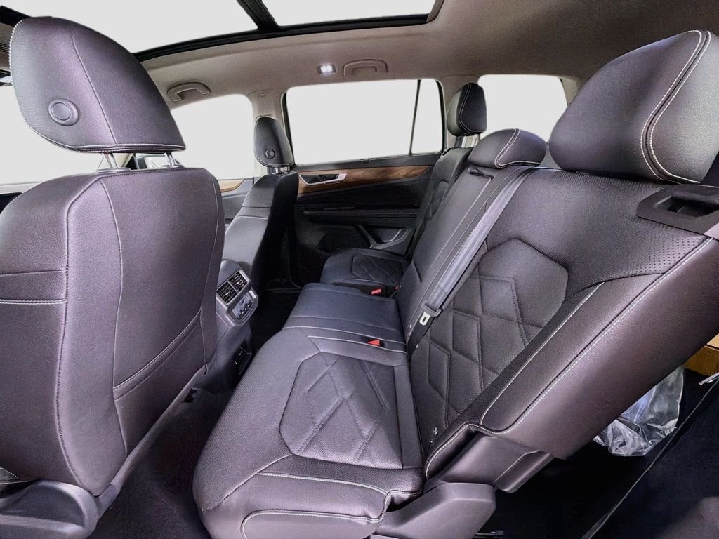 New 2026 Pure Gray Volkswagen 2.0T SE w/Technology 4MOTION image 24