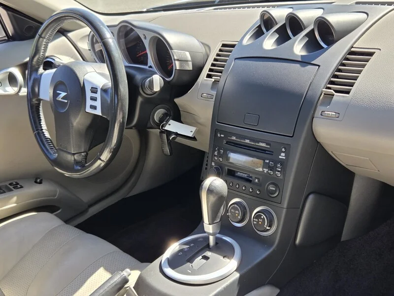 Used 2005 Chrome Silver Metallic NISSAN TOURING image 12