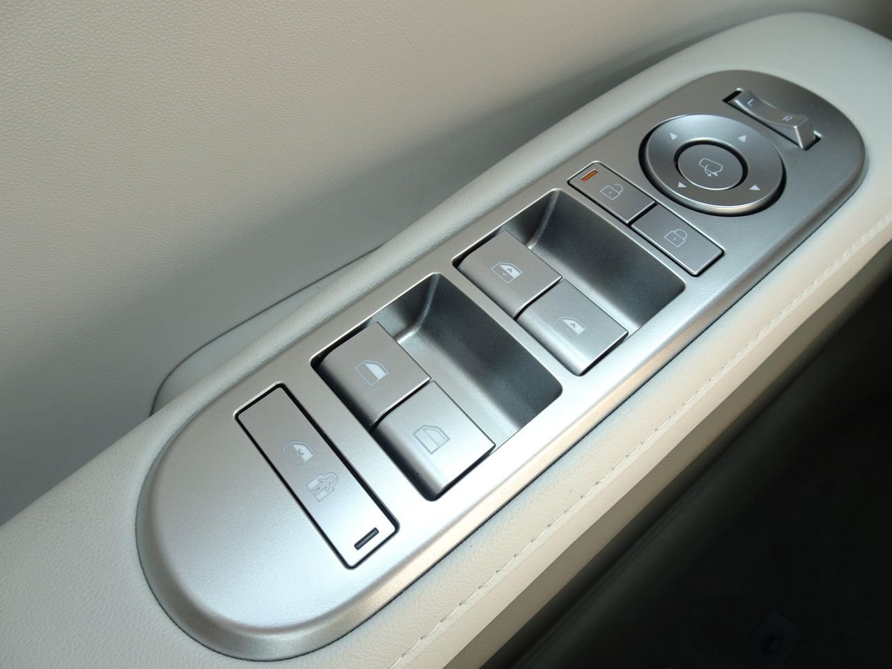 New 2026 Gray Hyundai SEL Premium AWD image 22