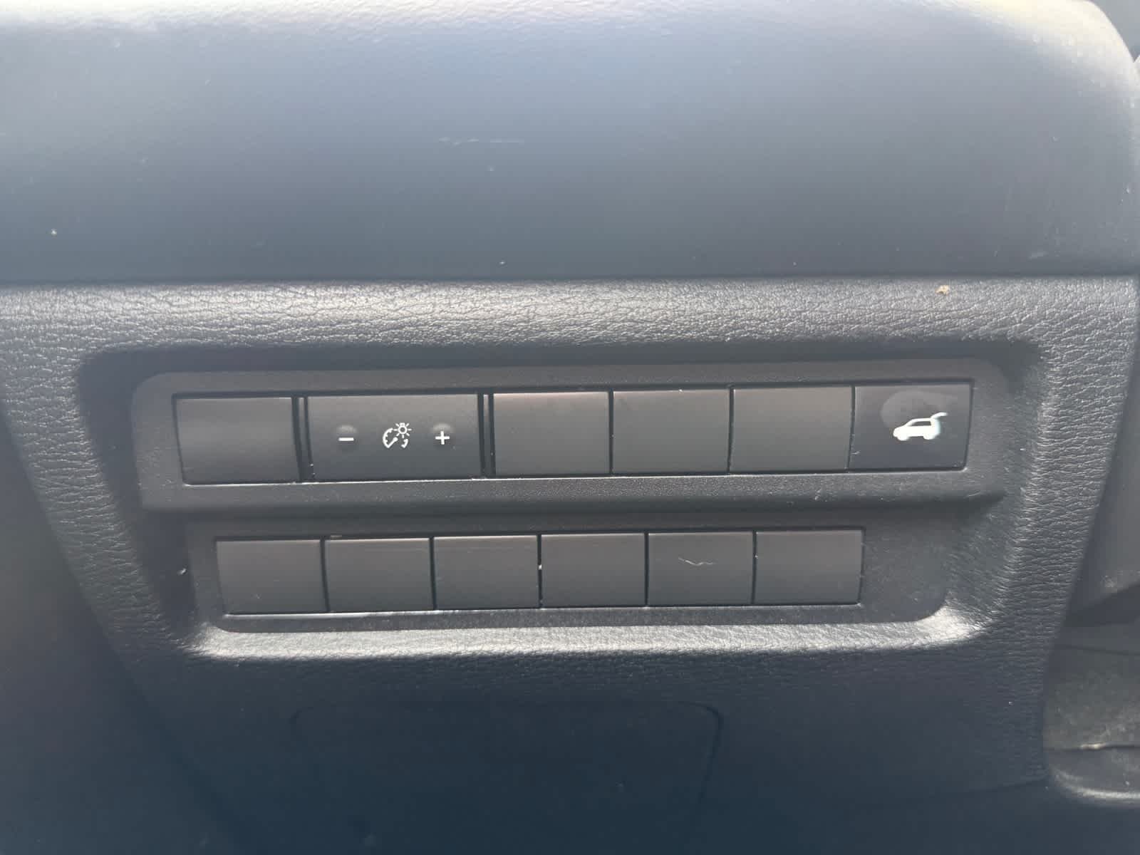 Used 2022 Labrador Black Pearl Mitsubishi SE image 22