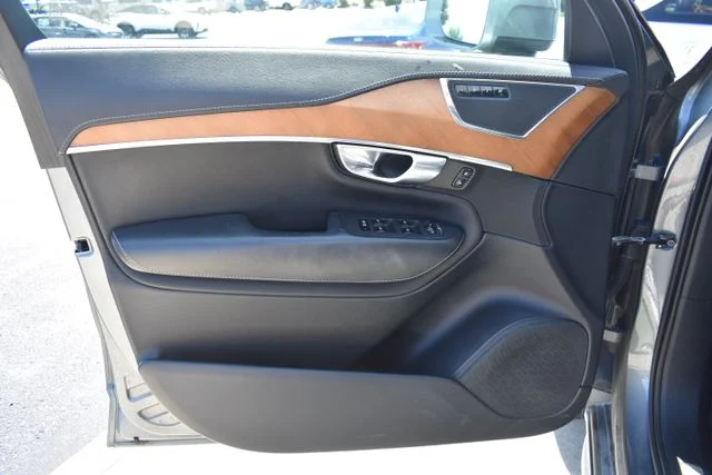Used 2018 Gray Volvo T6 Inscription image 9