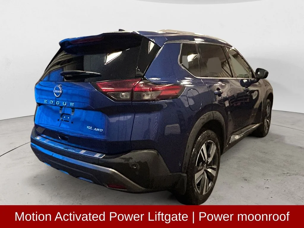 Used 2023 Caspian Blue Metallic Nissan SL image 6