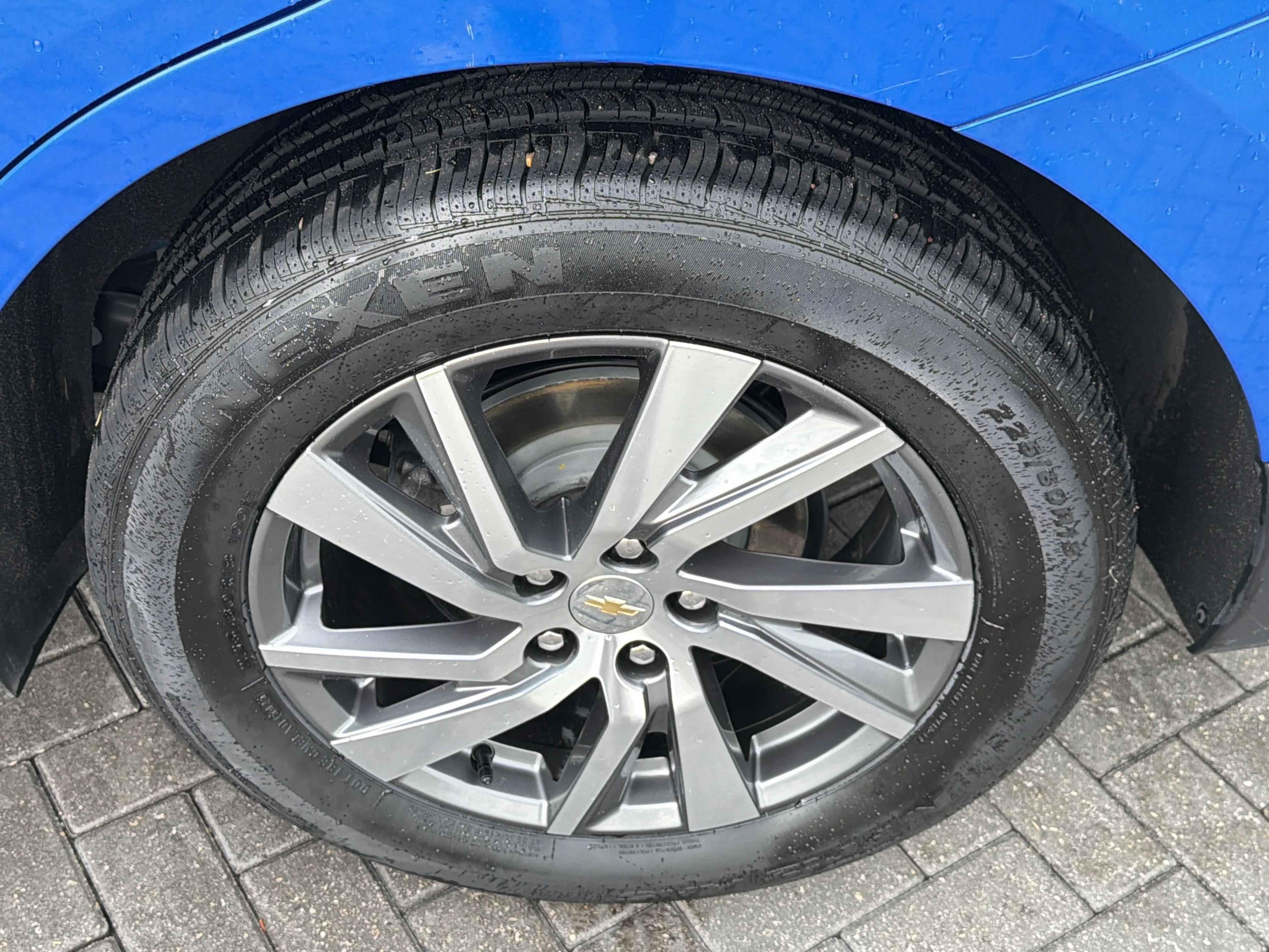 Used 2024 Riptide Blue Metallic Chevrolet Premier image 34