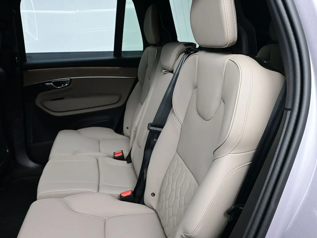 New 2026 Aurora Silver Volvo Plus image 14