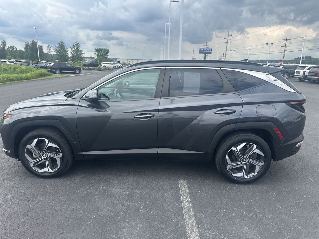Used 2022 Gray Hyundai SEL image 5