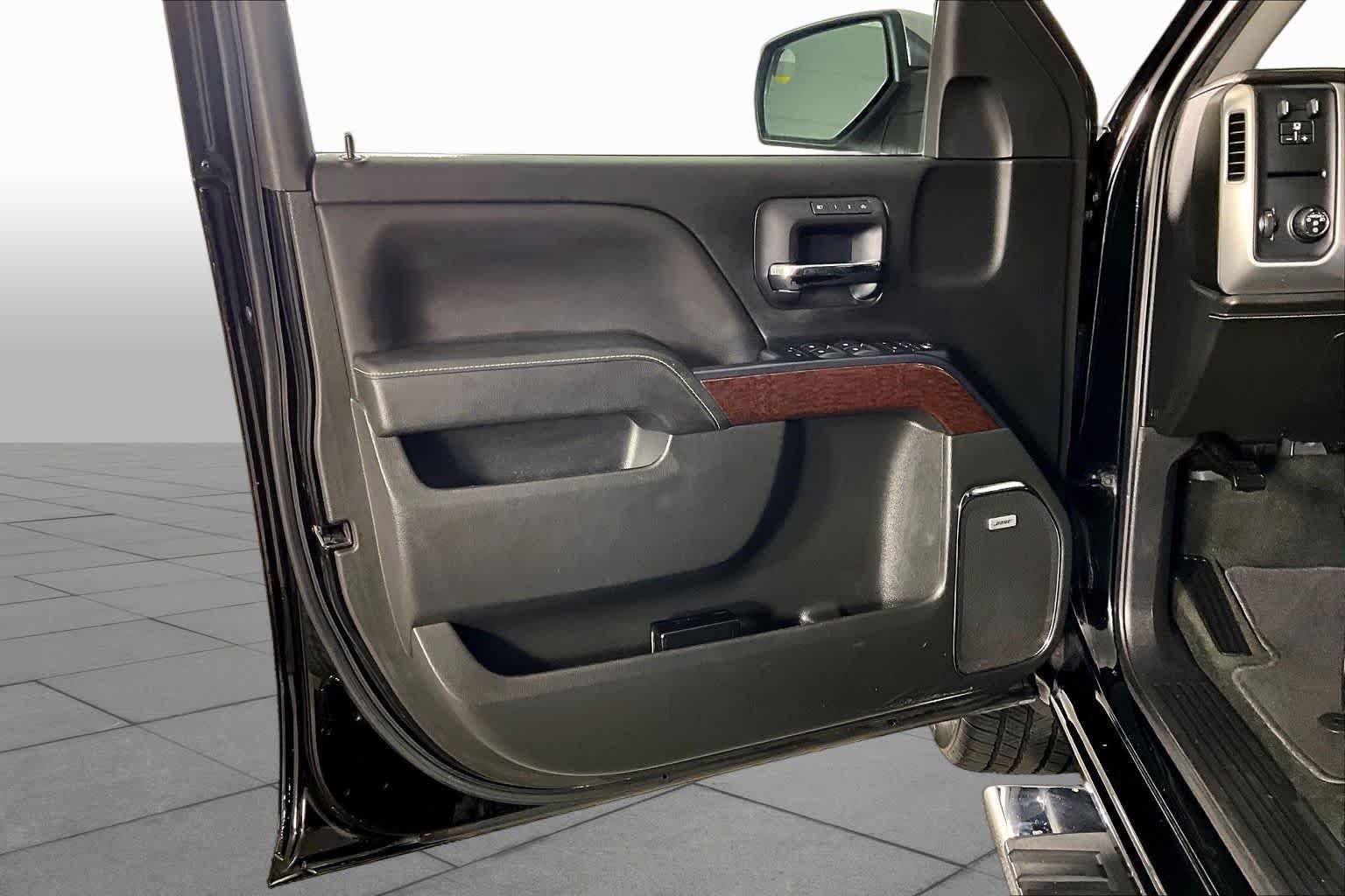 Used 2018 Onyx Black GMC SLT image 19