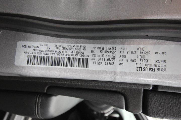 Used 2020 Silver Jeep Limited image 35