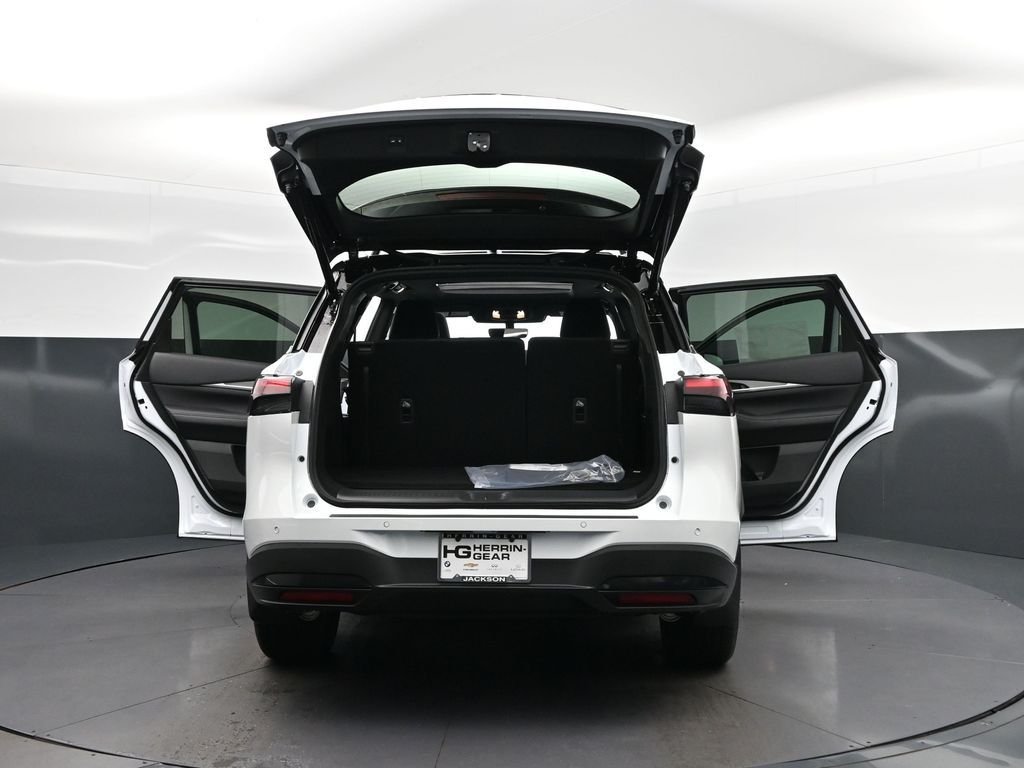 New 2027 2T RAD WHT INFINITI Sport AWD image 53