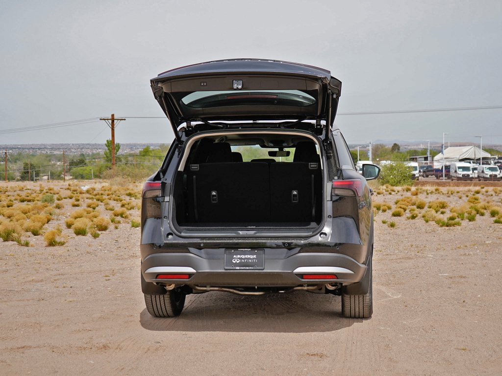 Used 2026 Mineral Black INFINITI LUXE image 8
