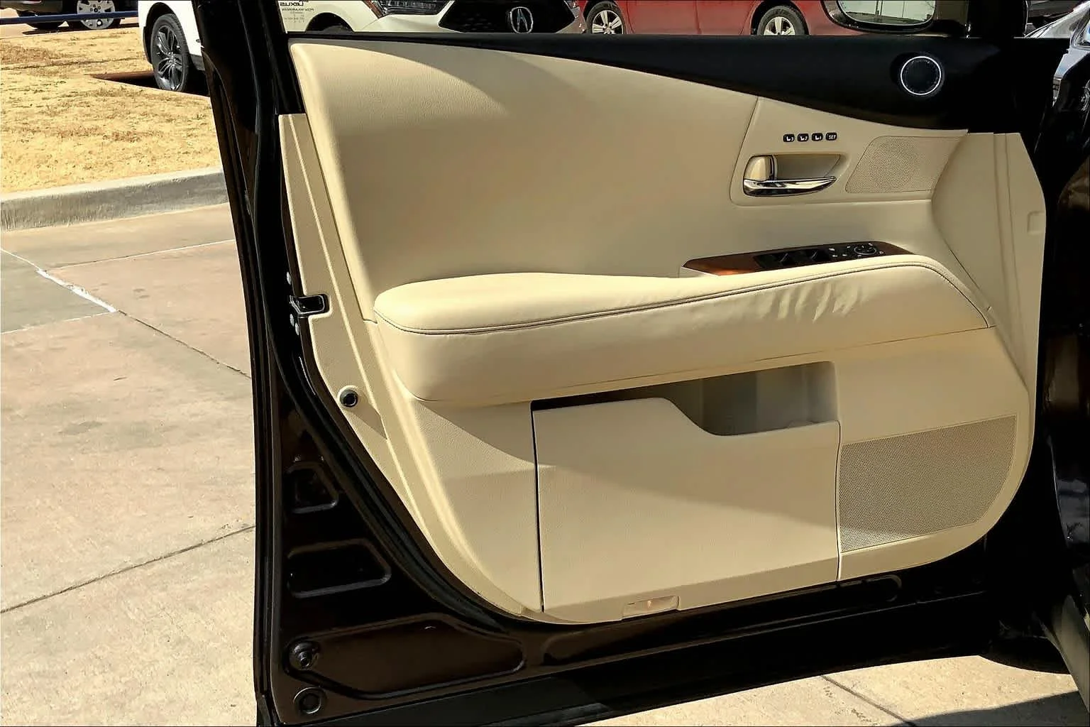 Used 2013 Fire Agate Lexus  image 25
