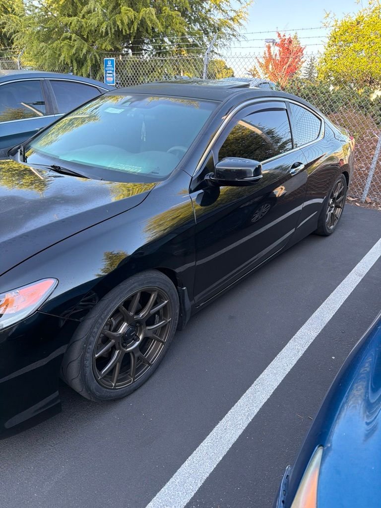 Used 2013 Crystal Black Pearl Honda EX-L image 2