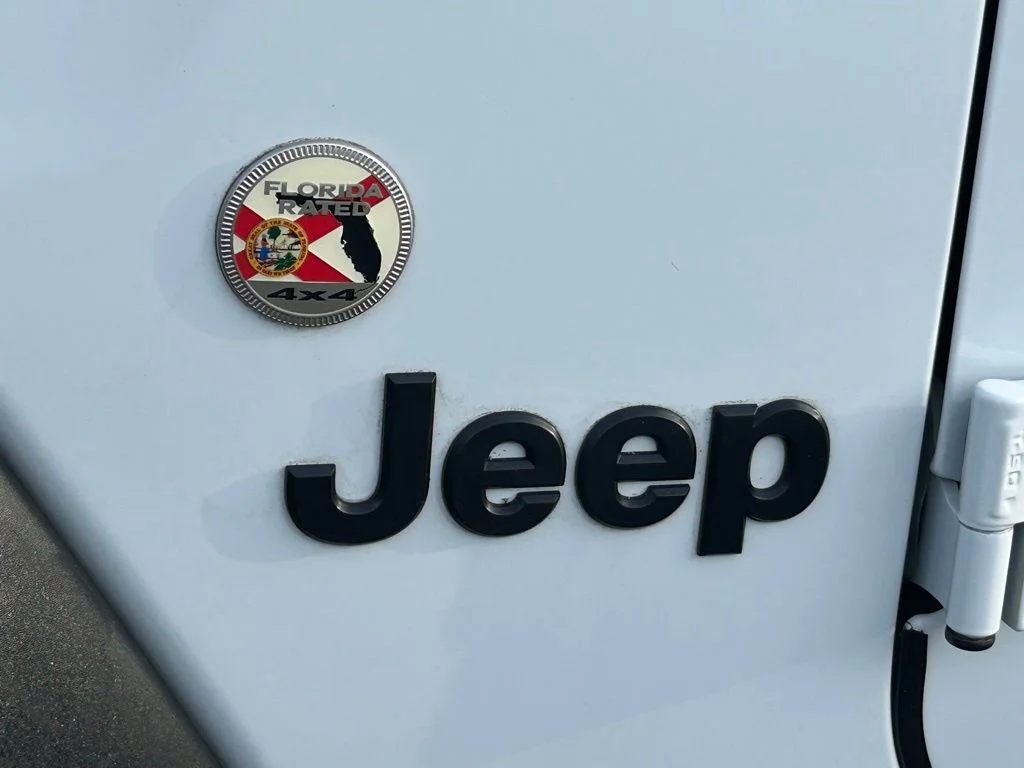 Certified Used 2022 Bright White Clearcoat Jeep Willys image 18