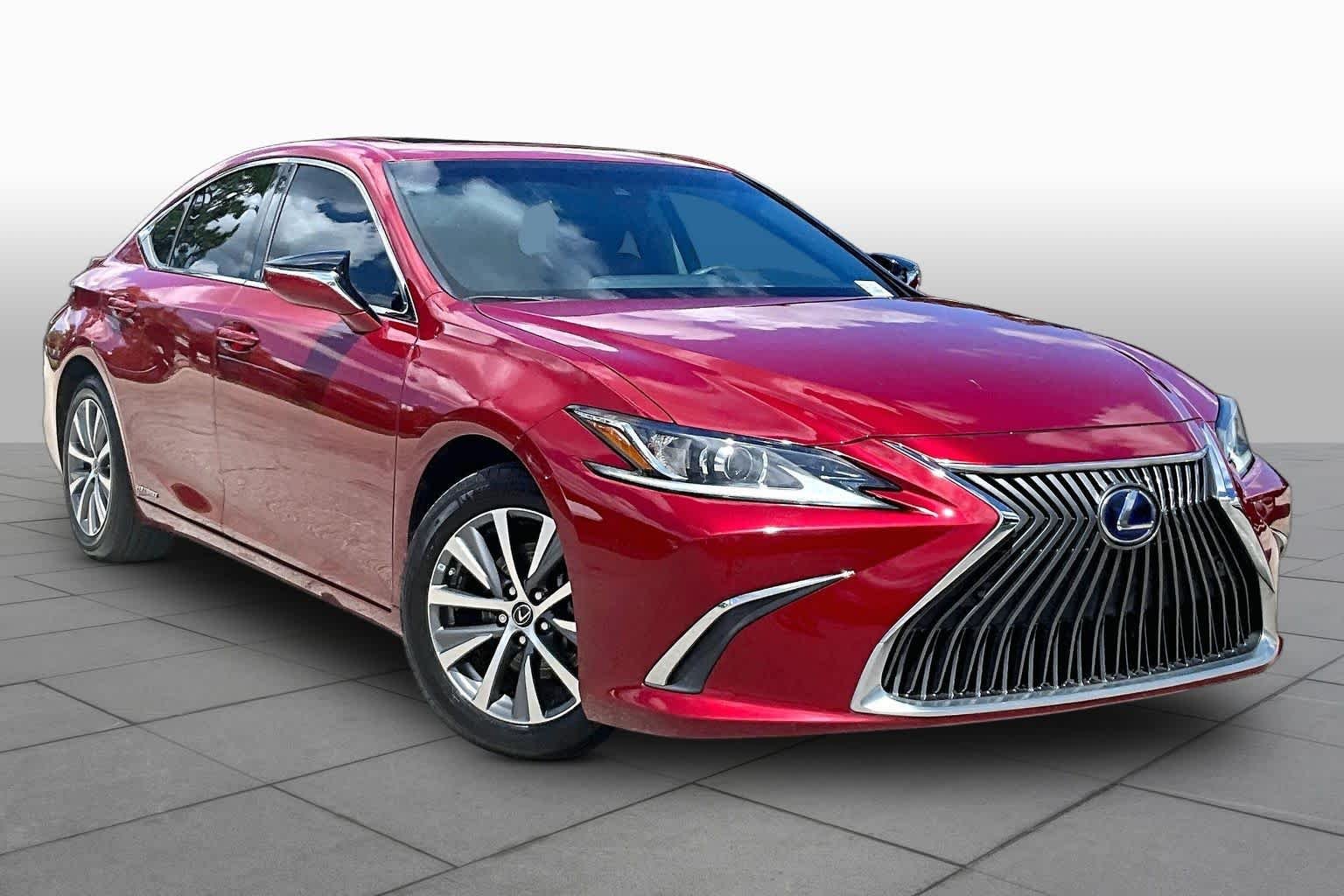 Used 2021 Matador Red Mica Lexus  image 3