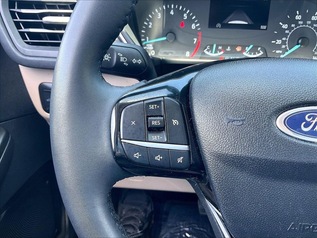 Used 2022 Agate Black Metallic Ford SEL image 21