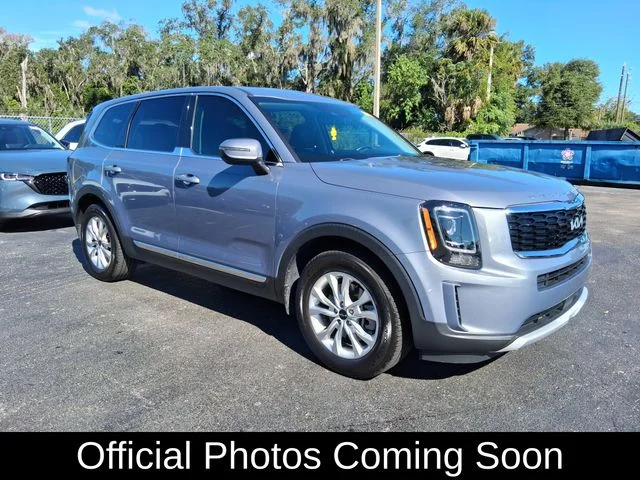 Used 2022 Silver Kia LX image 1