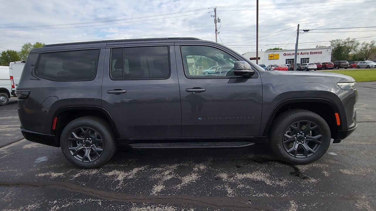 New 2026 Baltic-Gray Metallic Clear-Coat Exterior Paint Jeep Limited Altitude image 9