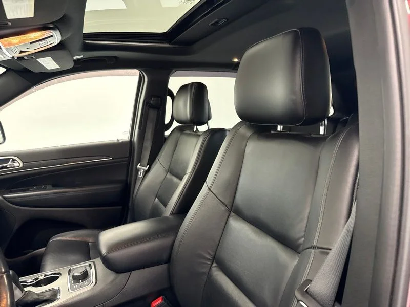 Used 2020 Red Jeep Limited image 19