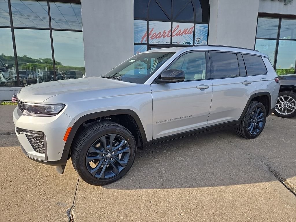 New 2026 Silver Zynith Exterior Paint Jeep  image 3