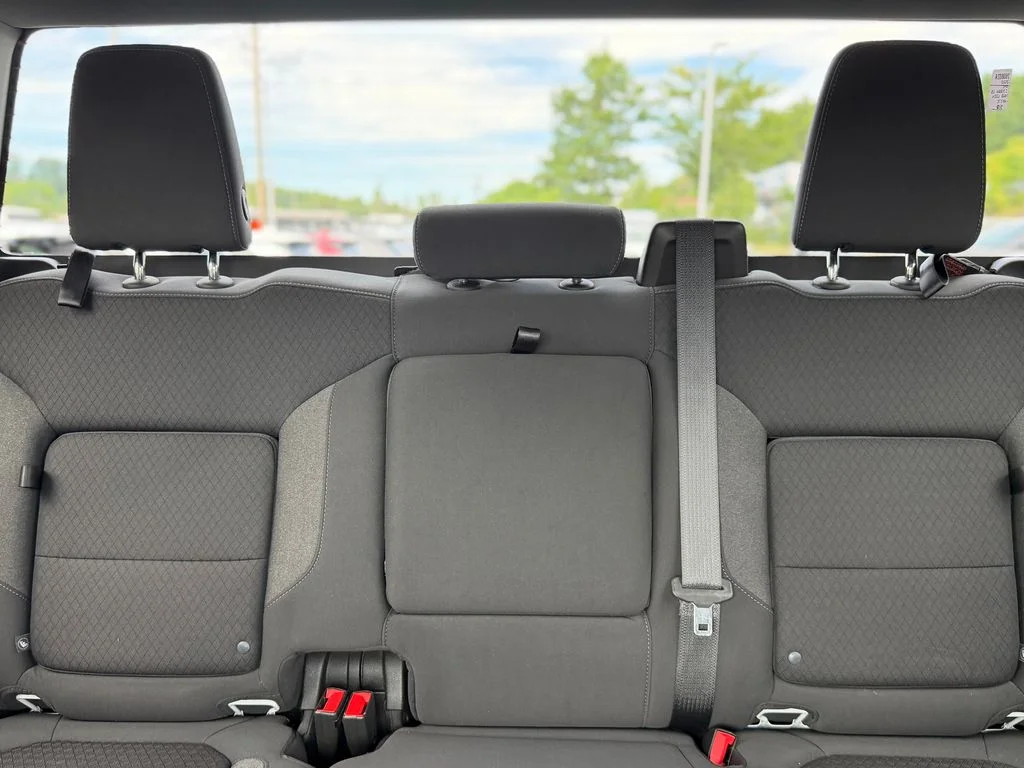 Used 2022 White GMC Elevation image 25