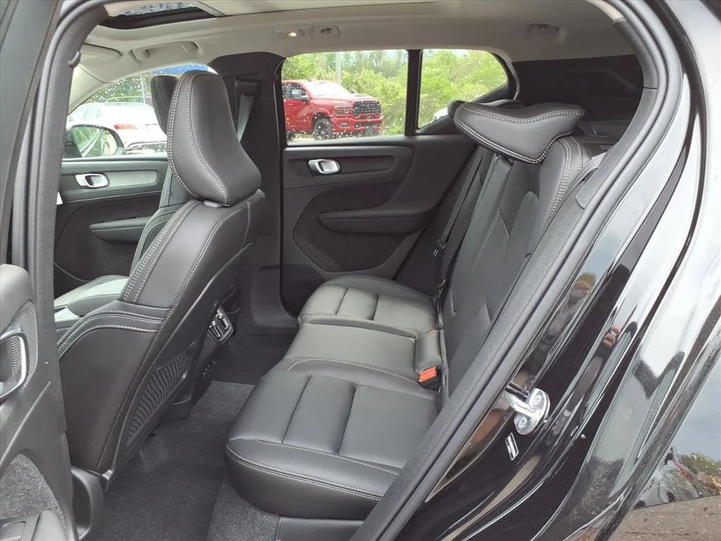 New 2026 Onyx Black Volvo Core image 13