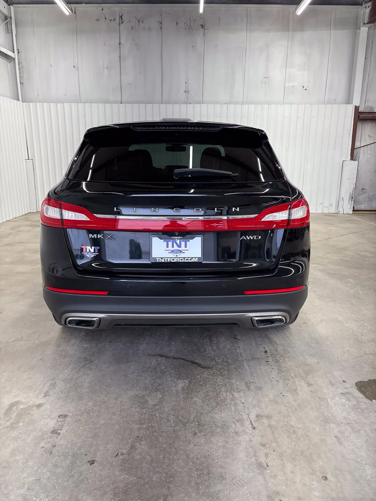 Used 2018 Black Velvet Lincoln Reserve image 6