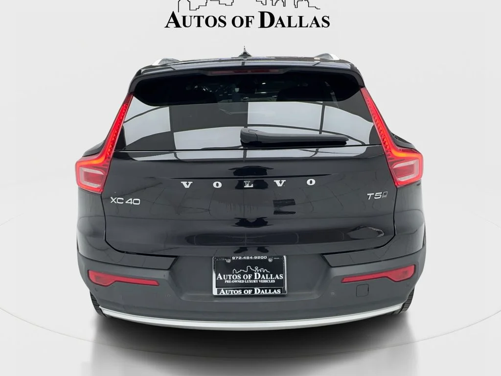 Used 2021 Black Volvo Momentum image 9