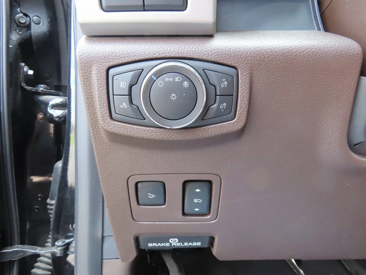 Used 2020 Agate Black Ford King Ranch 4x4 4dr Crew Cab 8 ft. LB Pickup image 15
