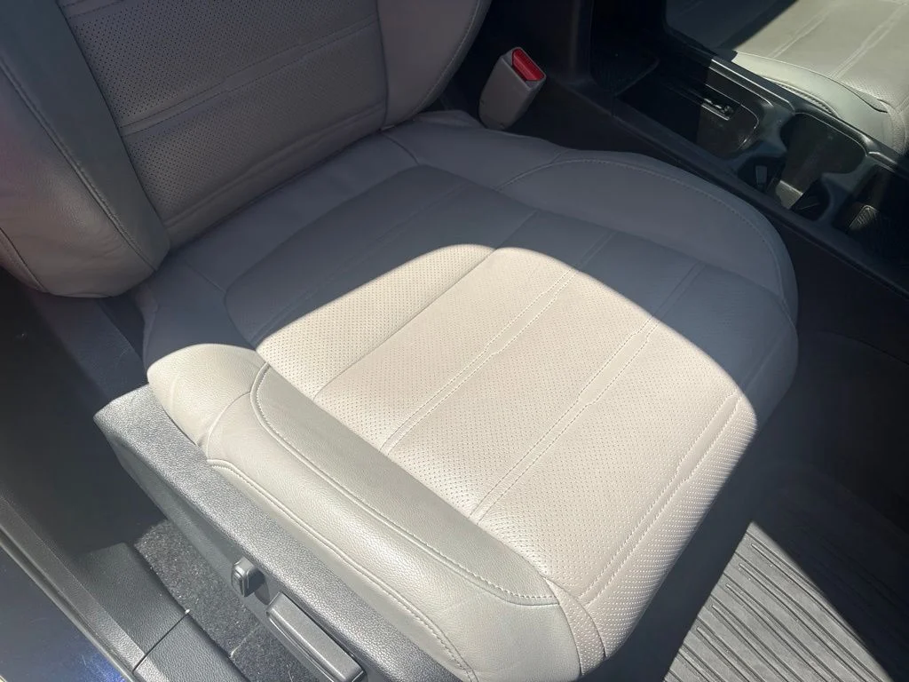 Used 2017 Blue Honda Touring FWD image 28