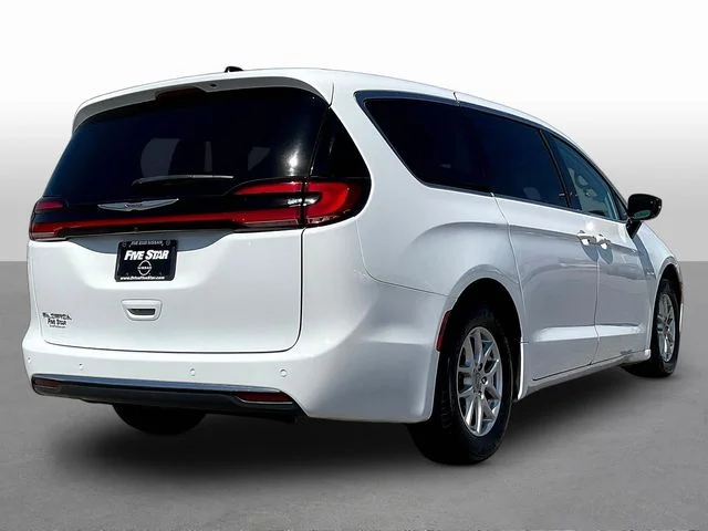 Used 2024 White Chrysler Touring L image 7