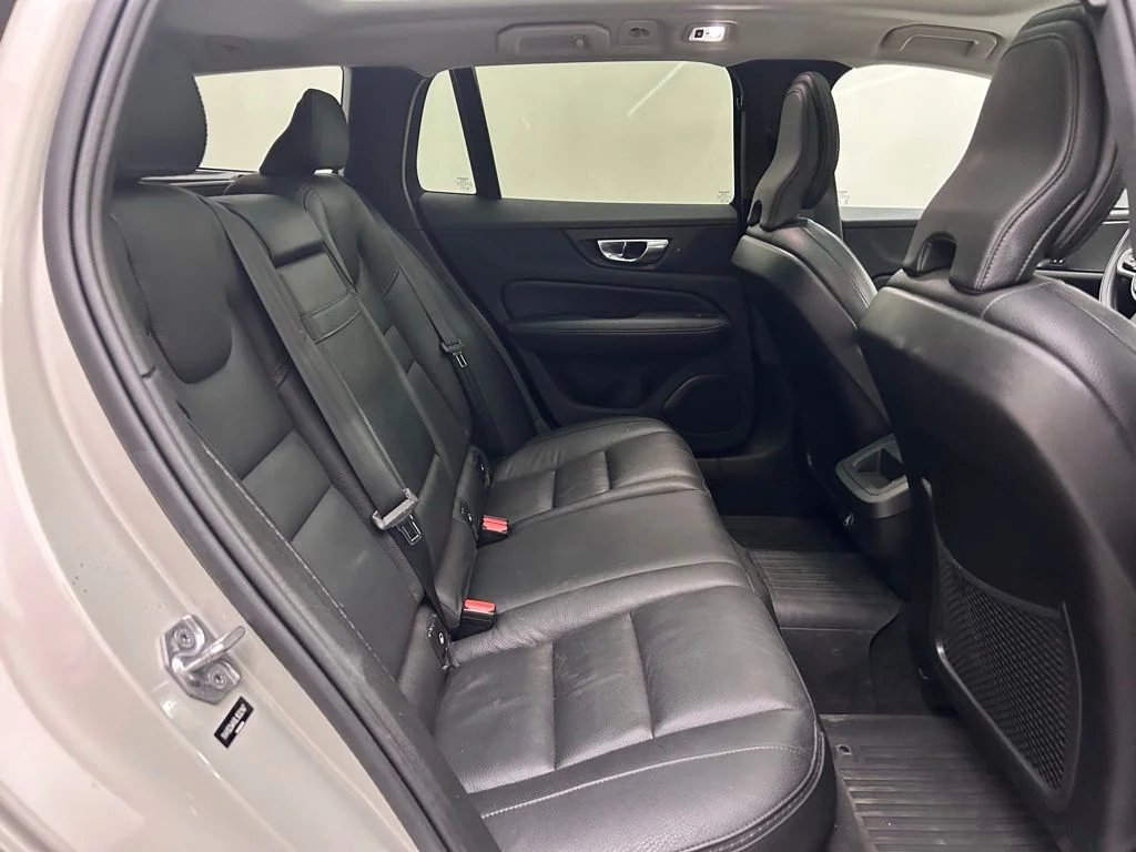 Used 2020 Silver Volvo T5 image 15