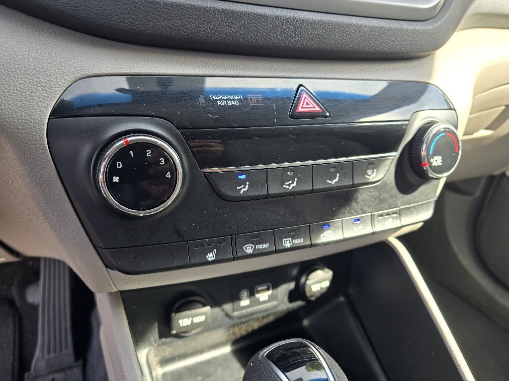 Used 2018 Black Noir Pearl Hyundai SEL image 23