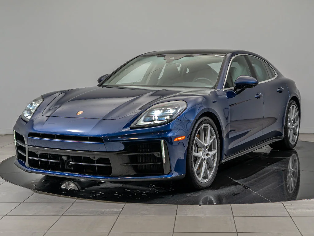 Used 2025 Gentian Blue Metallic Porsche  image 1