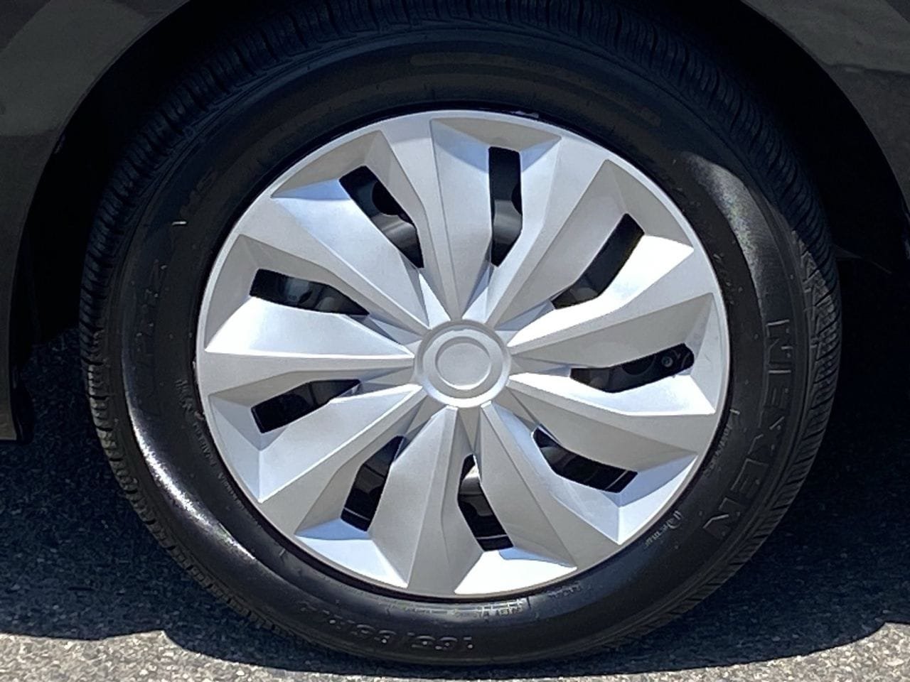 Used 2024 Jet Black Mitsubishi ES image 7