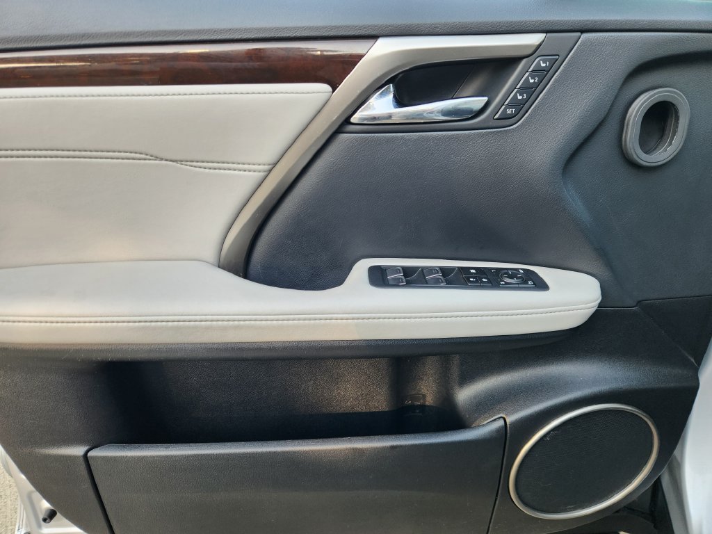 Used 2019 Silver Lexus 350 PREMIUM image 23