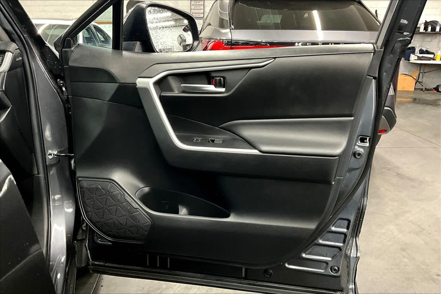2023 Toyota RAV4 XLE - Photo 22