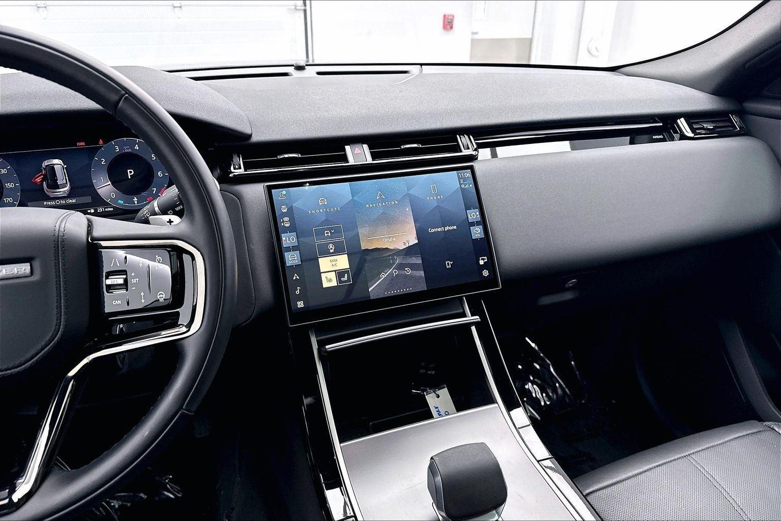 New 2026 Santorini Black Metallic Land Rover S image 6