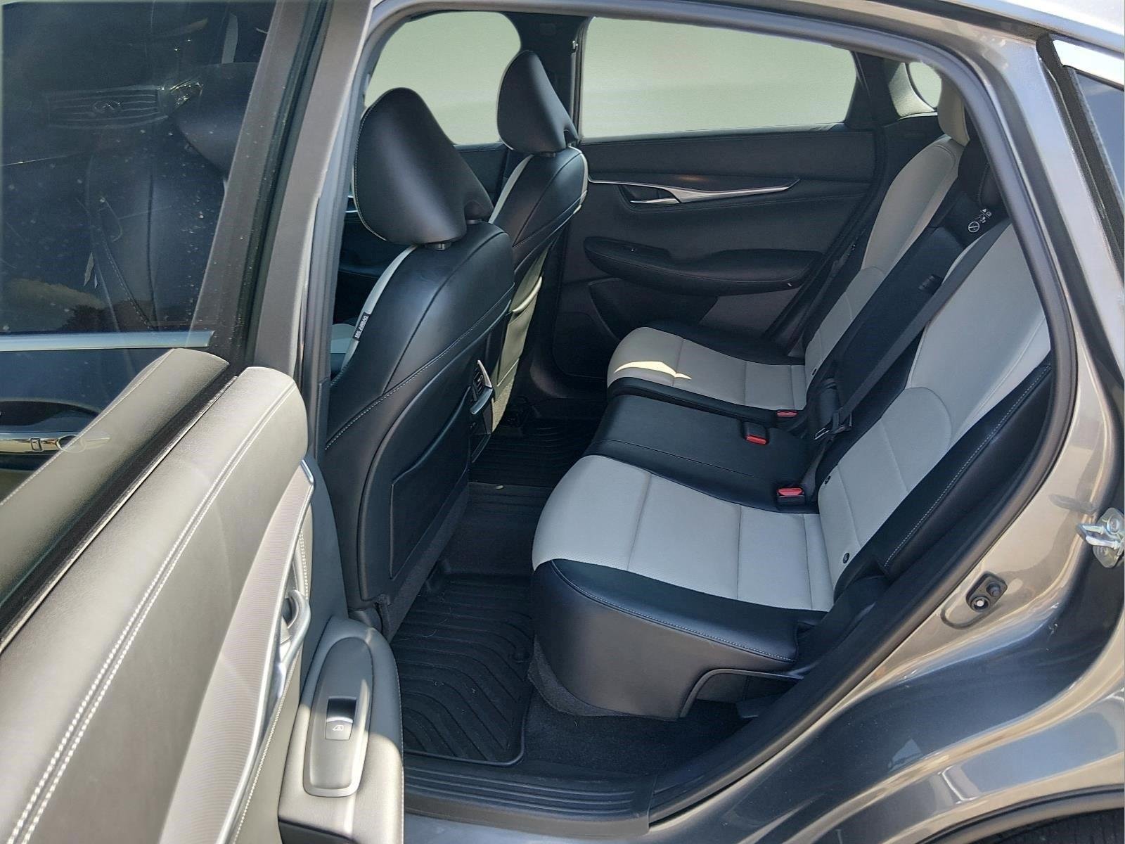 Used 2023 Graphite Shadow INFINITI LUXE image 14