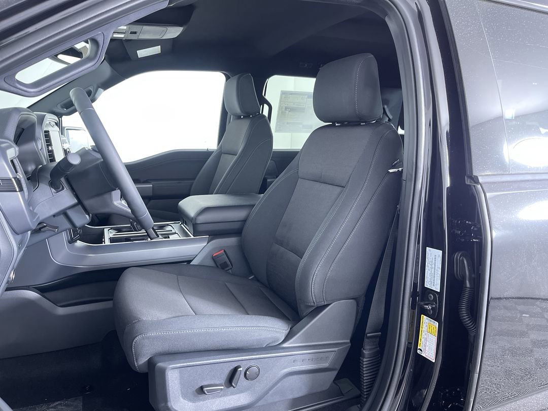 New 2026 Agate Black Metallic Ford XLT image 15
