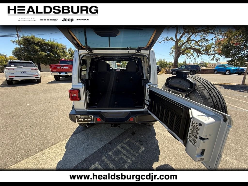 2024 Jeep Wrangler 4-Door Sahara - Photo 25