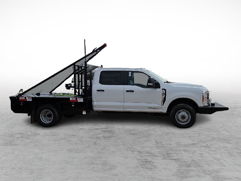New 2026 Oxford White Ford F-350® XL image 12