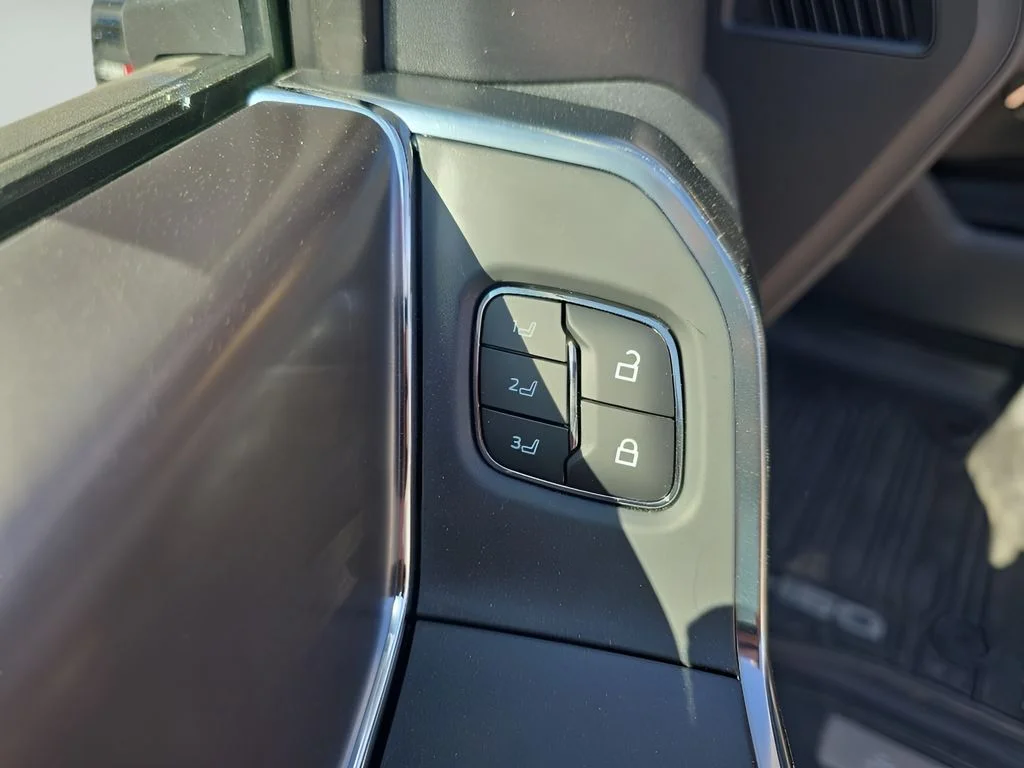 2025 Ford F-150 Platinum - Photo 12