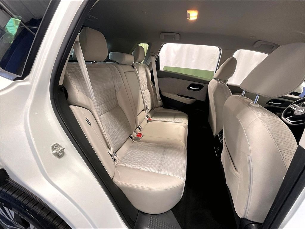 Used 2023 White Nissan SV image 16