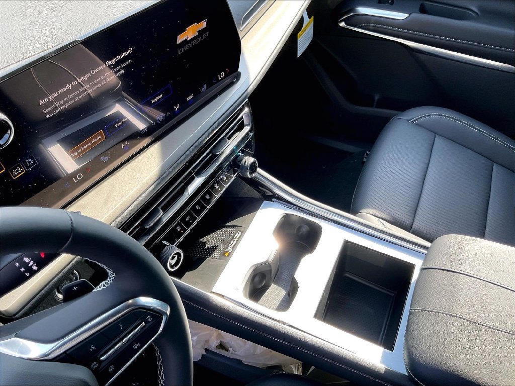 2027 Chevrolet Traverse LT - Photo 14