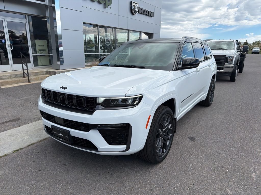 2026 Jeep Grand Cherokee L Summit 4x4's photo